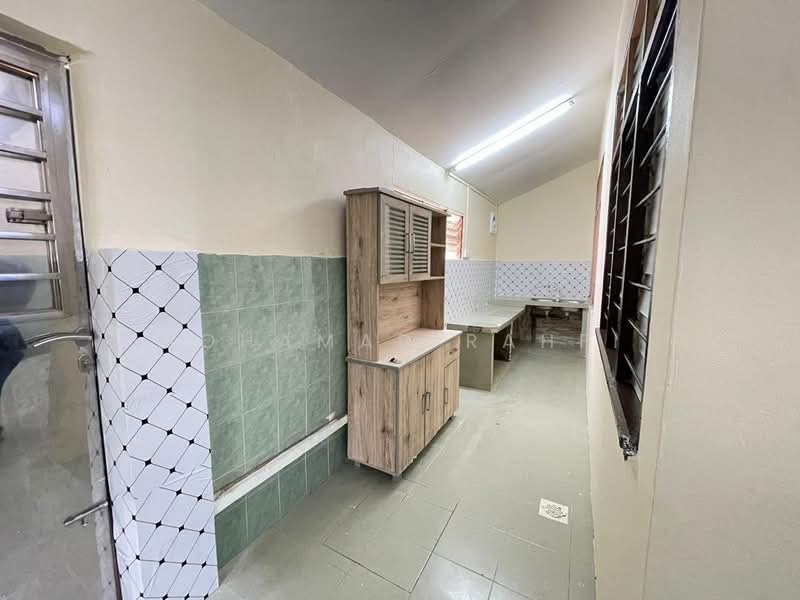 1-storey Terraced House for Sale in Taman Puteri Wangsa (Ulu Tiram) - Mohamad Rahfi - Kitchen - PropertyGuru.com.my