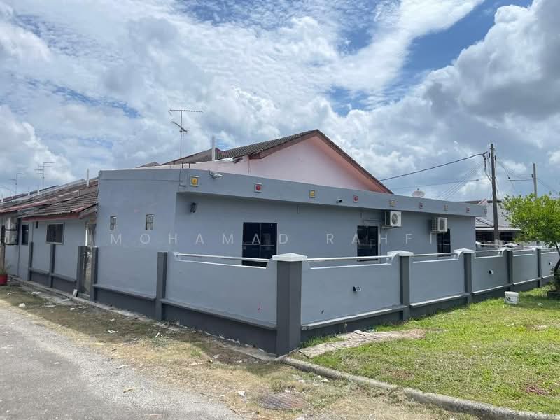 1-storey Terraced House for Sale in Taman Puteri Wangsa (Ulu Tiram) - Mohamad Rahfi - Exterior - PropertyGuru.com.my