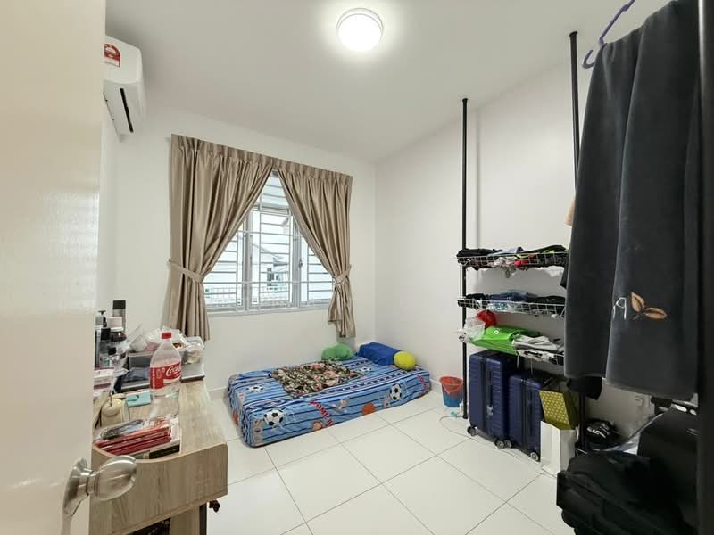 Rumah Teres 2 Tingkat untuk Dijual di Mutiara Rini (Skudai) - Ethan Gan - Bedroom - PropertyGuru.com.my