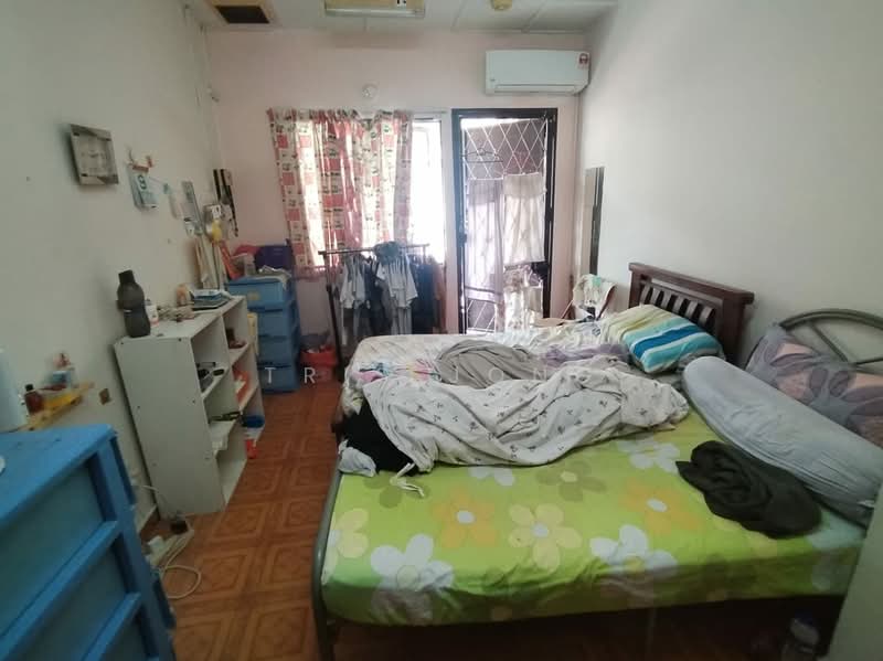 Rumah Teres 2 Tingkat untuk Dijual di Rawang (Selangor) - Tris Jong - Bedroom - PropertyGuru.com.my