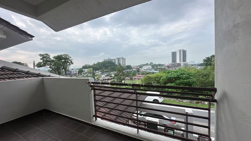 Rumah Teres 2 Tingkat untuk Disewa di Melaka (Melaka) - Mii Ong - Balcony - PropertyGuru.com.my