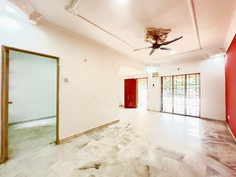 Rumah Teres 2 Tingkat untuk Dijual di Taman Pinggiran Usj (Subang Jaya) - SITI KHAIRIYAH JAAFAR - Living Room - PropertyGuru.com.my