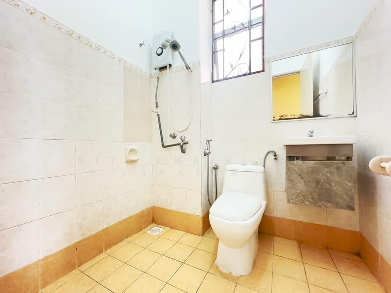 Rumah Teres 2 Tingkat untuk Dijual di Taman Pinggiran Usj (Subang Jaya) - SITI KHAIRIYAH JAAFAR - Bathroom - PropertyGuru.com.my