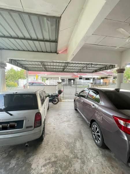 1-storey Terraced House for Sale in Taman Flora Heights (Pasir Gudang) - Mohamad Rahfi - Car Park - PropertyGuru.com.my