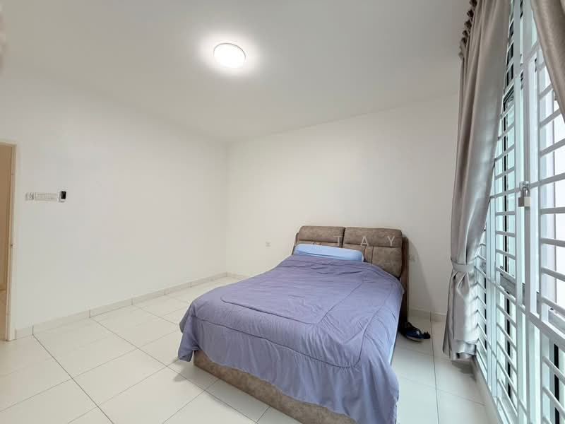 Rumah Teres 2 Tingkat untuk Dijual di Taman Mutiara Rini (Skudai) - Warren Tay - Bedroom - PropertyGuru.com.my