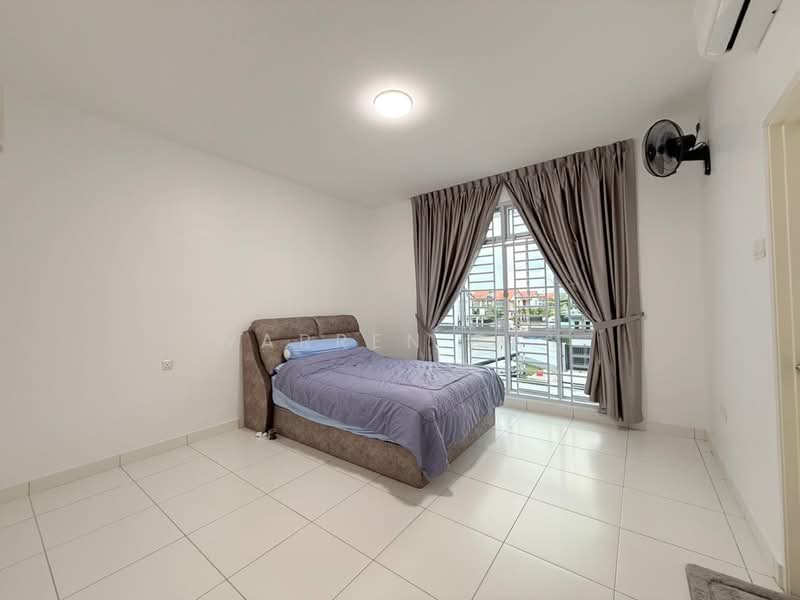 Rumah Teres 2 Tingkat untuk Dijual di Taman Mutiara Rini (Skudai) - Warren Tay - Bedroom - PropertyGuru.com.my