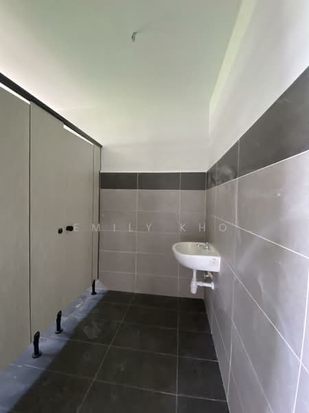 Shop for Rent in Shah Alam (Selangor) - Emily Kho - Bathroom - PropertyGuru.com.my