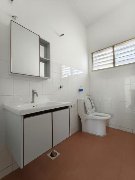 2-storey Terraced House for Sale in Bandar Rinching (Semenyih) - Nichole Liew - Bathroom - PropertyGuru.com.my