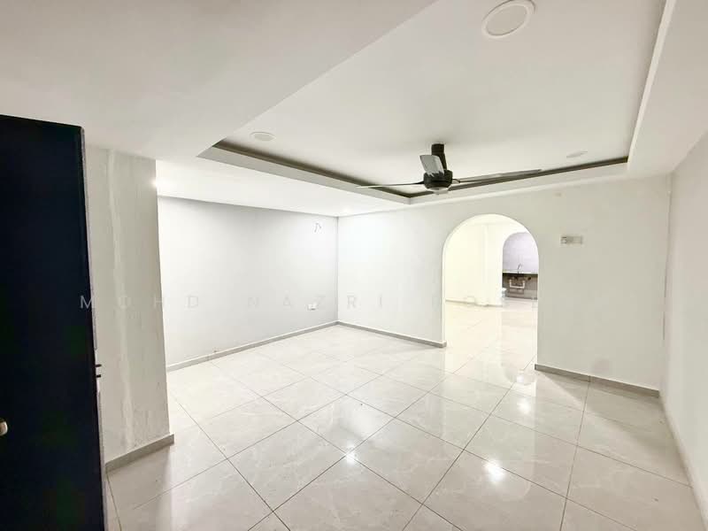 2.5-storey Terraced House for Sale in Petaling Jaya (Selangor) - Mohd Nazri Roslan - Living Room - PropertyGuru.com.my
