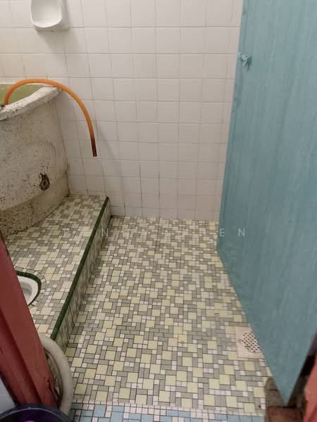 Rumah Teres 2 Tingkat untuk Disewa di Taman Cempaka (Ipoh) - PENNY CHEN - Bathroom - PropertyGuru.com.my