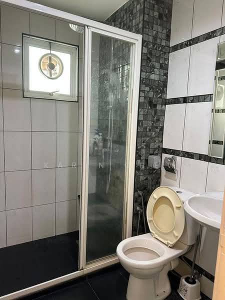 Condominium for Sale at I-Regency Condominium (Ideal Regency) - Karen Chew - Bathroom - PropertyGuru.com.my