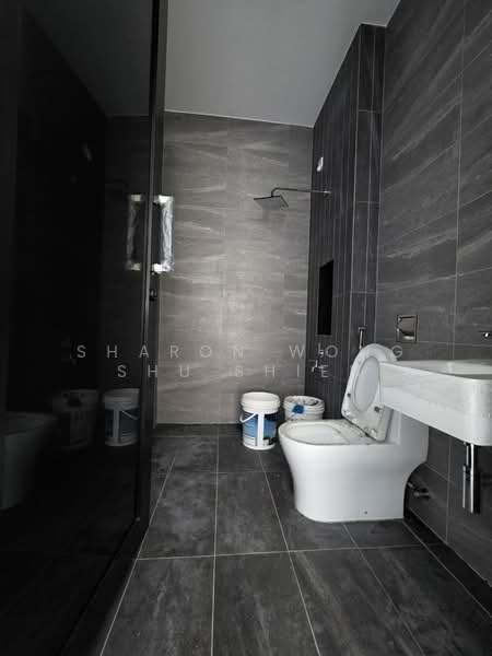 Semi-Detached House for Sale in Setia Tropika (Johor Bahru) - Sharon Wong Shu Shien - Bathroom - PropertyGuru.com.my