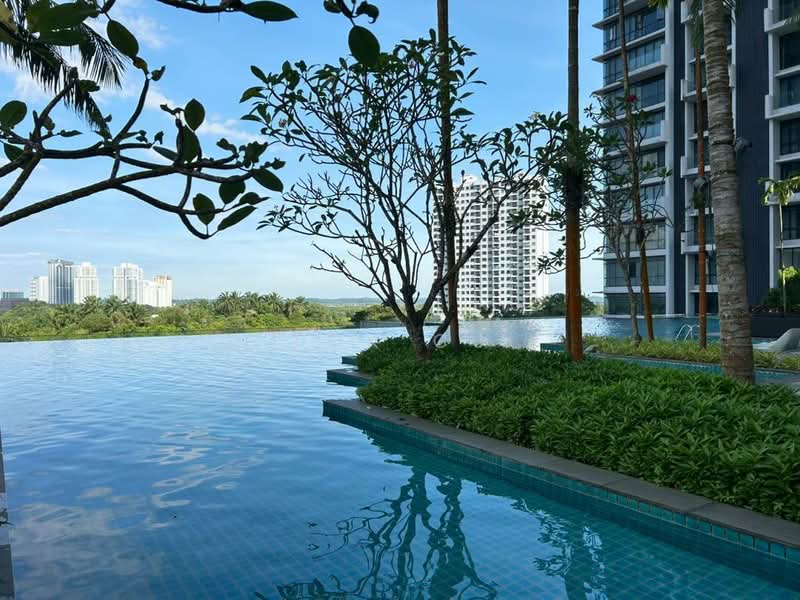 Kondominium untuk Disewa di Grand Medini - Tok CJ - Pool - PropertyGuru.com.my