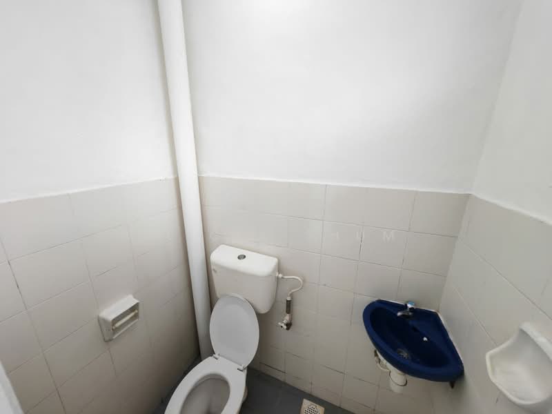 Pangsapuri untuk Dijual di Sri Bayu - Alicia Shum - Bathroom - PropertyGuru.com.my