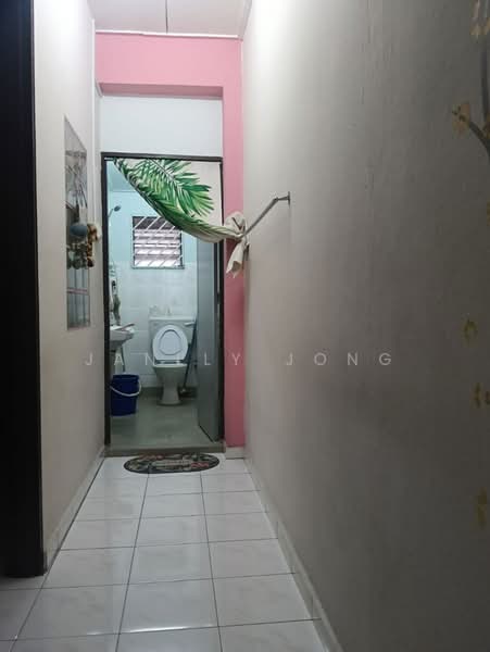 Rumah Teres 2 Tingkat untuk Dijual di Taman Damai Jaya (Skudai) - Janlly Jong - Bathroom - PropertyGuru.com.my