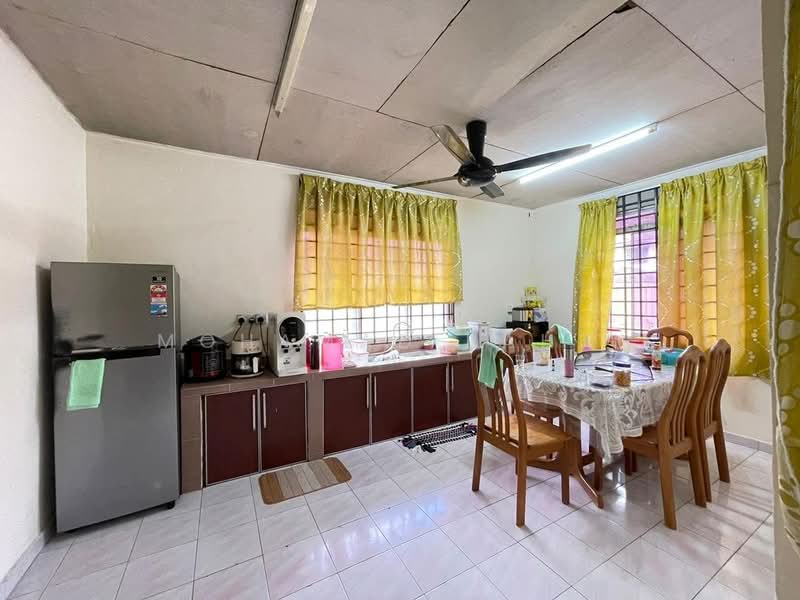 2-storey Terraced House for Sale in Taman Mawar (Pasir Gudang) - Mohamad Rahfi - Kitchen - PropertyGuru.com.my