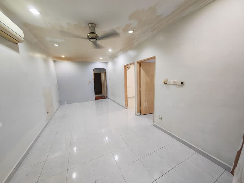 Rumah Teres 1 Tingkat untuk Dijual di Taman Johor Jaya (Johor Bahru) - Desmond Bong - Living Room - PropertyGuru.com.my