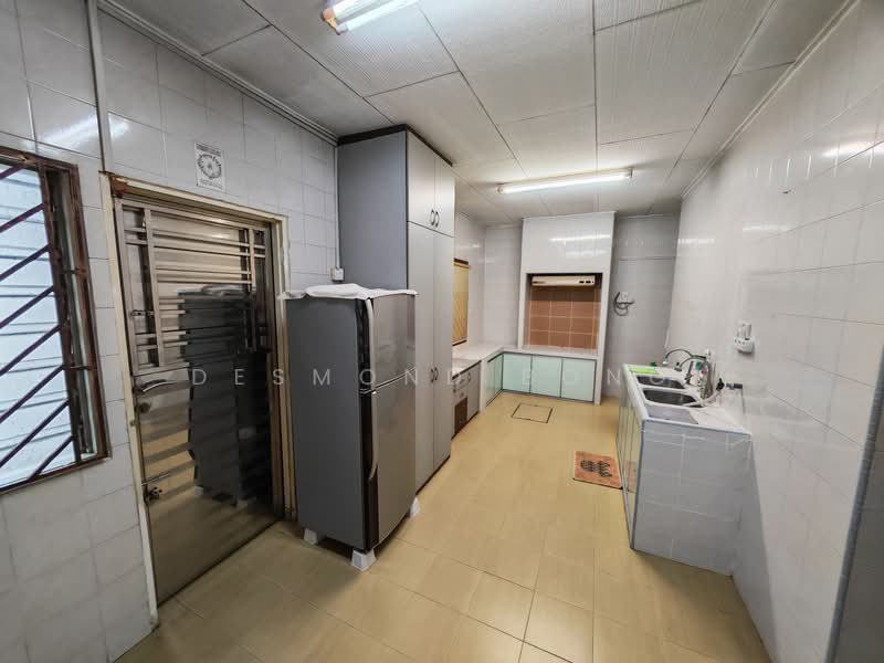 Rumah Teres 1 Tingkat untuk Dijual di Taman Johor Jaya (Johor Bahru) - Desmond Bong - Kitchen - PropertyGuru.com.my
