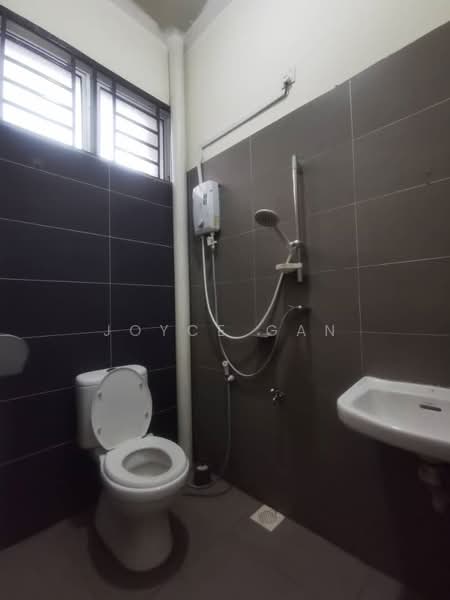 Rumah Teres 1 Tingkat untuk Disewa di Taman Mount Austin (Tebrau) - Joyce Gan - Bathroom - PropertyGuru.com.my