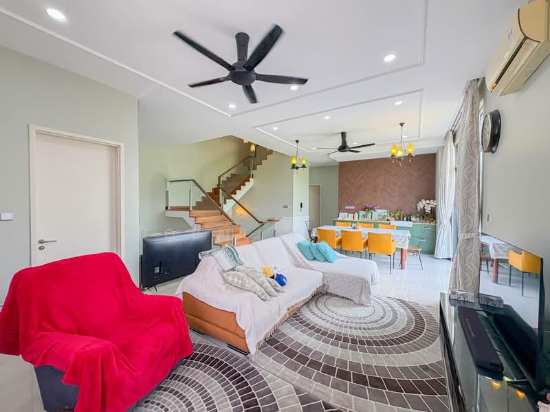 Rumah Berkembar untuk Dijual di Seri Kembangan (Selangor) - Iqbal Rafei - Living Room - PropertyGuru.com.my