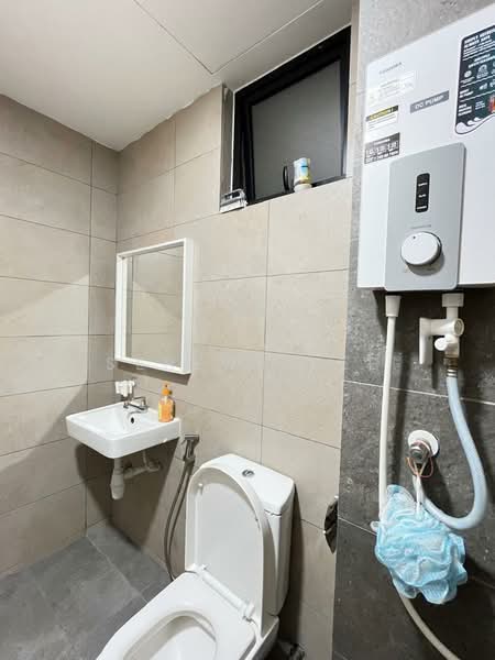 Servis Apartment untuk Disewa di AraTre' Residences - Serena Lee - Bathroom - PropertyGuru.com.my