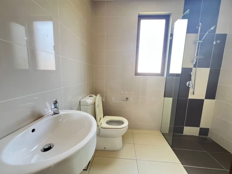Rumah Teres 2 Tingkat untuk Dijual di Diamond City (Semenyih) - Penny Loh - Bathroom - PropertyGuru.com.my