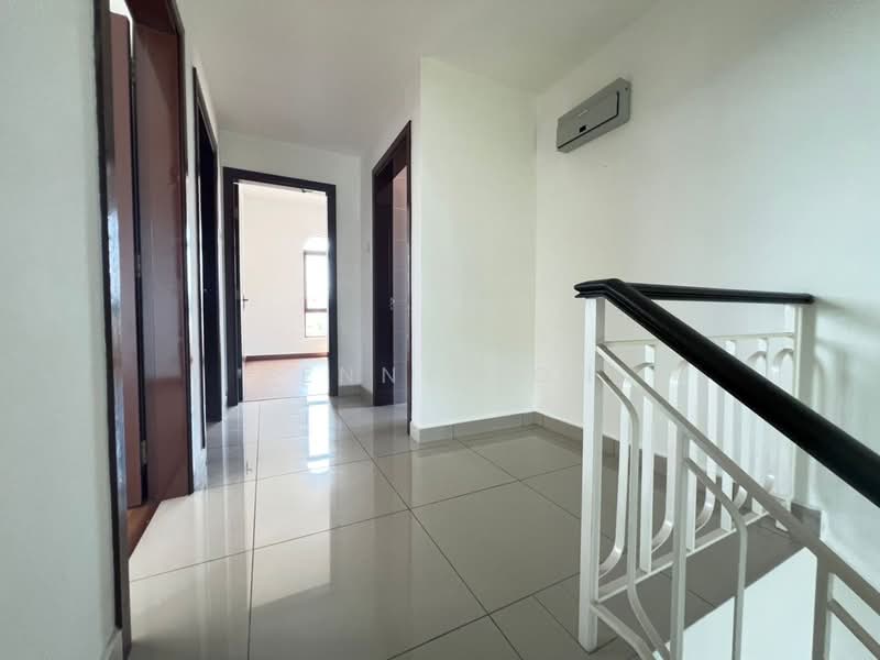 Rumah Teres 2 Tingkat untuk Dijual di Diamond City (Semenyih) - Penny Loh - Corridor - PropertyGuru.com.my