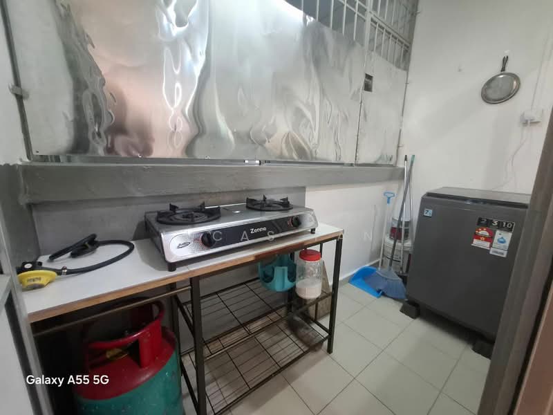 Pangsapuri untuk Disewa di Lake View Suites - Lucas Tan - Kitchen - PropertyGuru.com.my