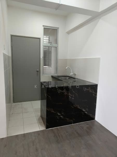 Apartment for Rent at Pangsapuri Pulai Mutiara 3 - Karl Ho - Kitchen - PropertyGuru.com.my