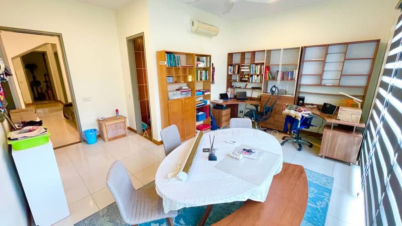 3-storey Terraced House for Sale in Symphony Hills (Cyberjaya) - Izzat Zamros - Study - PropertyGuru.com.my