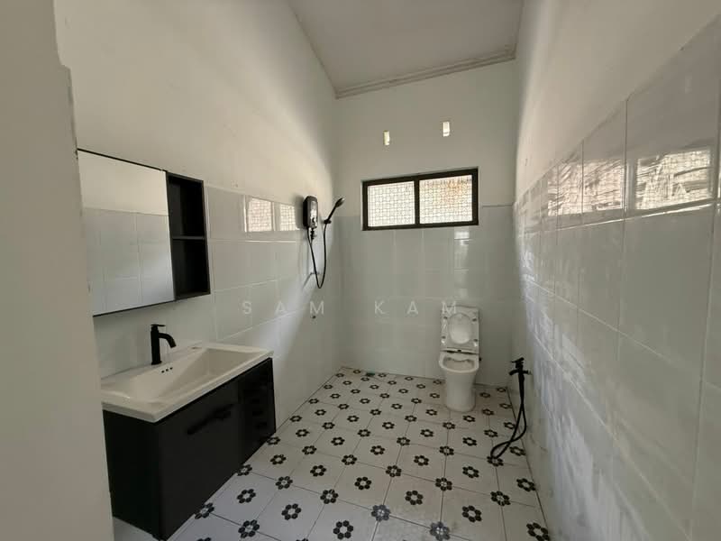 Bungalow for Sale in Tanjung Tokong (Penang) - Sam Kam - Bathroom - PropertyGuru.com.my