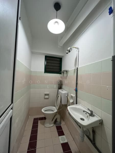 Apartment for Sale at Dahlia Apartment - Soon Sheng Law - Bathroom - PropertyGuru.com.my