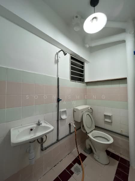 Apartment for Sale at Dahlia Apartment - Soon Sheng Law - Bathroom - PropertyGuru.com.my