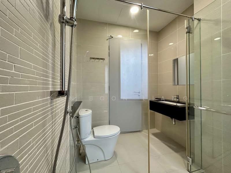 Servis Apartment untuk Disewa di Sapphire Paradigm - Huan Boon Liang - Bathroom - PropertyGuru.com.my