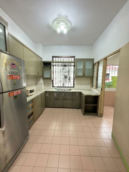 Kondominium untuk Dijual di Scott Towers @ Larkin JB - Terry Tan - Kitchen - PropertyGuru.com.my