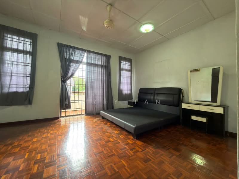 Kondominium untuk Dijual di Scott Towers @ Larkin JB - Terry Tan - Bedroom - PropertyGuru.com.my