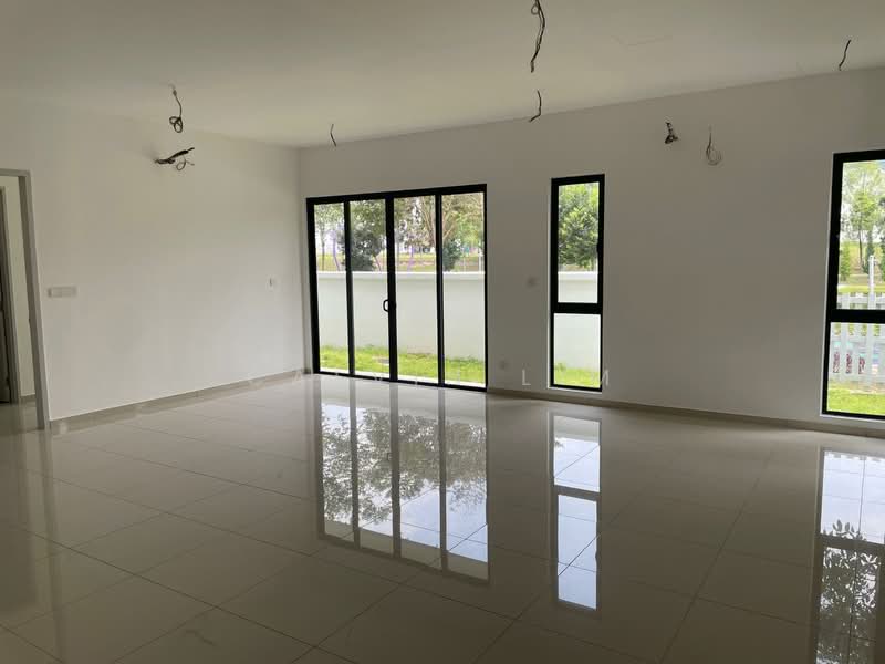 Semi-Detached House for Sale in Shah Alam (Selangor) - Calvin Lim - Living Room - PropertyGuru.com.my