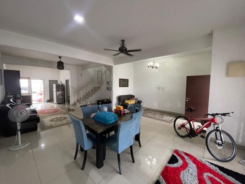Rumah Teres 2 Tingkat untuk Dijual di Aman Putri (Sungai Buloh) - Izzat Zamros - Living Room - PropertyGuru.com.my