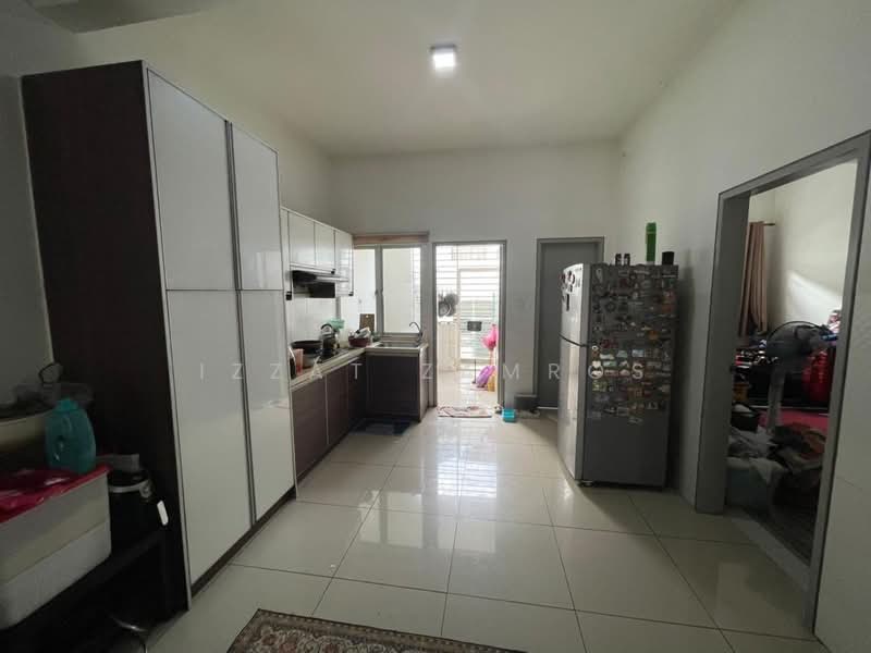 Rumah Teres 2 Tingkat untuk Dijual di Aman Putri (Sungai Buloh) - Izzat Zamros - Kitchen - PropertyGuru.com.my