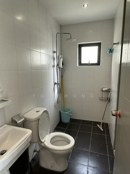 Service Residence for Sale at VIM 3 @ Desa Park North - YG Chong - Bathroom - PropertyGuru.com.my