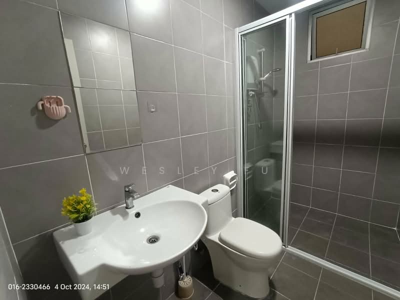 Servis Apartment untuk Disewa di Savanna Executive Suite @ Southville City - Wesley Fu - Bathroom - PropertyGuru.com.my