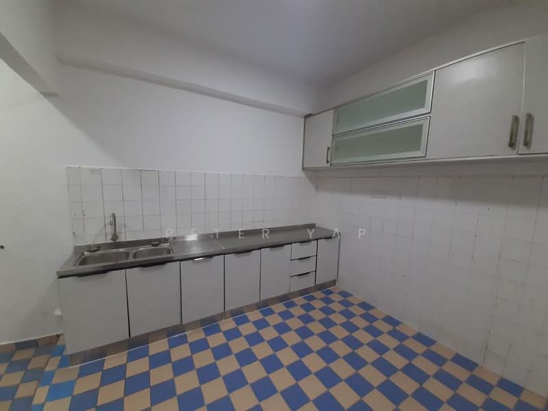 Pangsapuri untuk Dijual di Aman Puri Apartment - Peter Yap - Kitchen - PropertyGuru.com.my