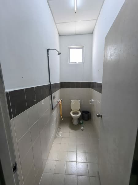 Shop for Sale in Bandar Seri Alam (Masai) - Teik Shen - Bathroom - PropertyGuru.com.my