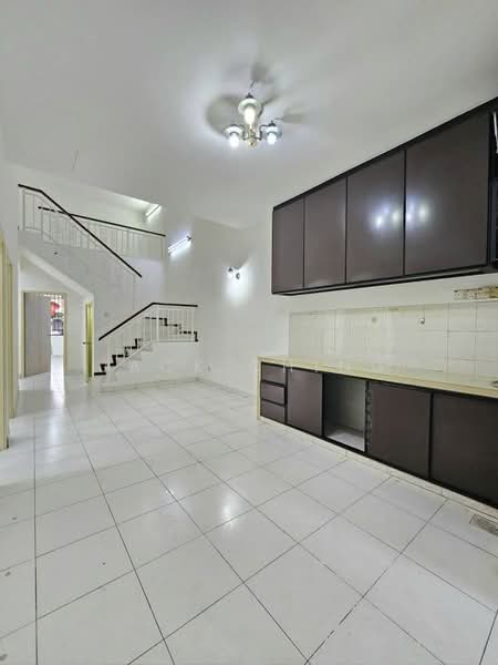 1.5-storey Terraced House for Sale in Taman Impian Emas (Skudai) - Jack Ching - Kitchen - PropertyGuru.com.my