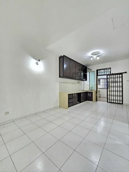 1.5-storey Terraced House for Sale in Taman Impian Emas (Skudai) - Jack Ching - Kitchen - PropertyGuru.com.my