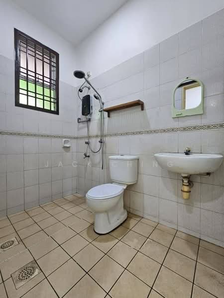 1.5-storey Terraced House for Sale in Taman Impian Emas (Skudai) - Jack Ching - Bathroom - PropertyGuru.com.my