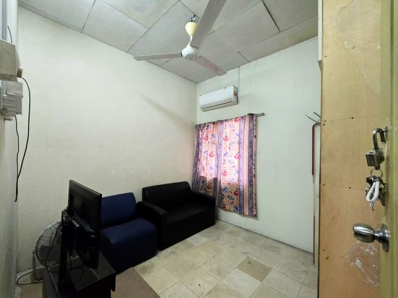 Bungalow for Sale in Sungai Buloh (Selangor) - Zul Syafiq - Living Room - PropertyGuru.com.my