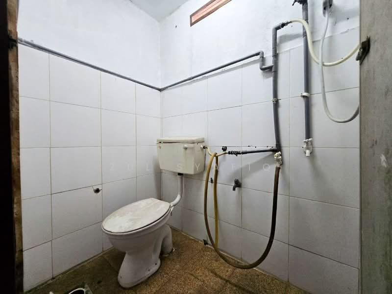 Bungalow for Sale in Sungai Buloh (Selangor) - Zul Syafiq - Bathroom - PropertyGuru.com.my