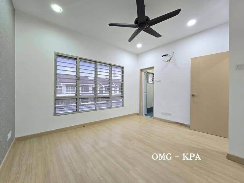 2-storey Terraced House for Sale in Bandar Bukit Raja (Klang) - Mason Chiah - Bedroom - PropertyGuru.com.my