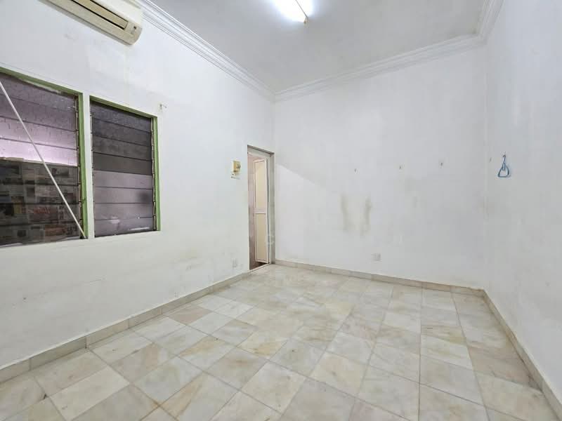 1-storey Terraced House for Sale in Taman Johor Jaya (Johor Bahru) - Bernice Gan - Interior - PropertyGuru.com.my